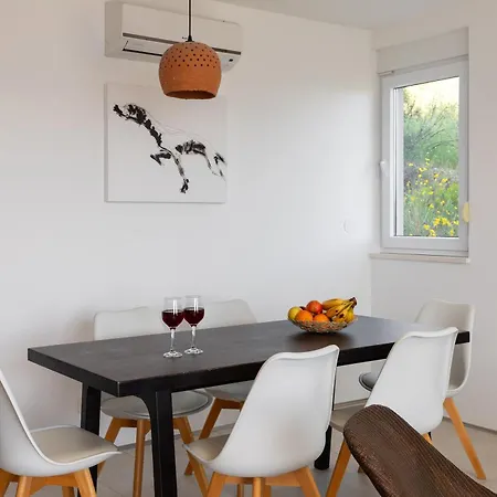 Apartamento Jolara With Heated Pool Mimice